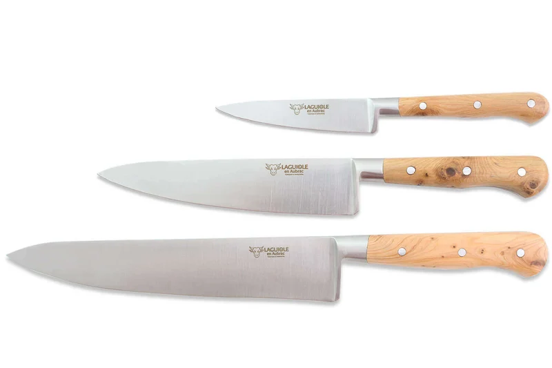 Coffret de 3 couteaux en genévrier Laguiole en Aubrac : Office + Universel + Chef