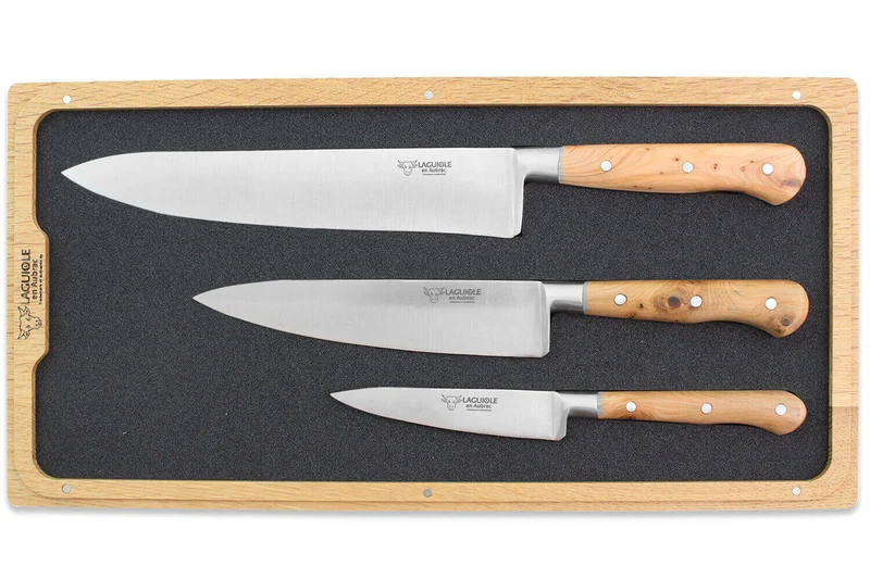 Coffret de 3 couteaux en genévrier Laguiole en Aubrac : Office + Universel + Chef