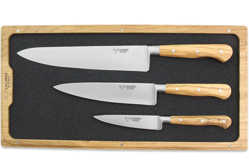 Coffret 3 couteaux en olivier Laguiole en Aubrac : Office + Universel + Chef