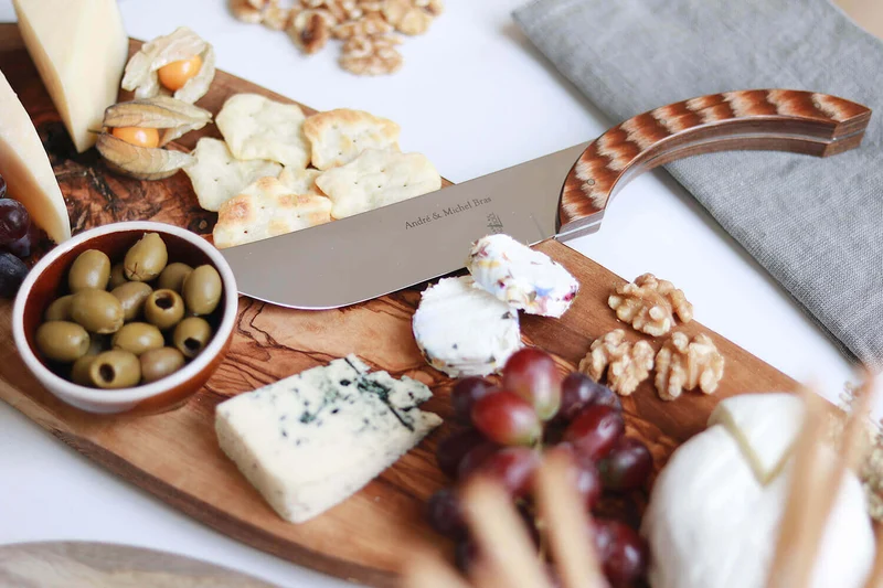 Couteau à fromage Forge de Laguiole par André et Michel Bras manche en stamina naturel