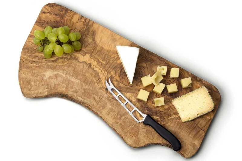 Grande planche à découper aux formes naturelles Continenta en bois d'olivier 50cm
