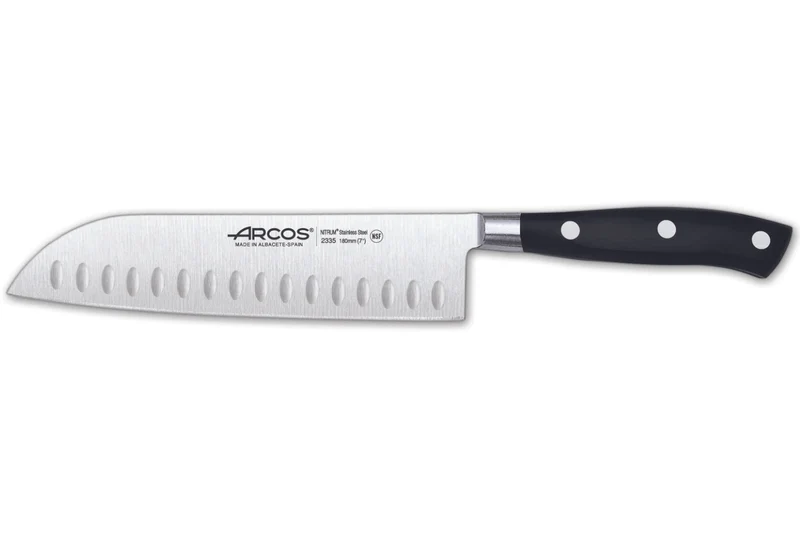 Couteau Santoku Arcos Riviera forgé lame alvéolée 18cm