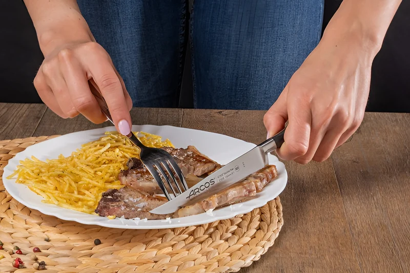 Couteau à steak forgé 13cm Riviera Arcos
