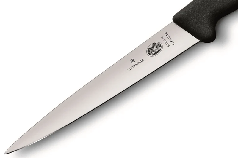 Couteau à dénerver/filet de sole Victorinox 5.3703.16 lame 16cm manche fibrox noir