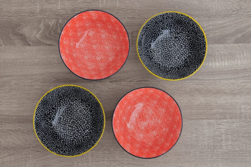 Set de 4 bols KitchenCraft en céramique Red And Black design diamètre 15cm