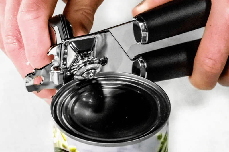 Ouvre-boîte MasterClass en acier inox poignées soft touch noir