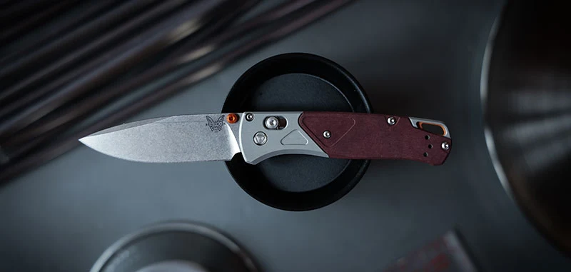Couteau de Poche Bugout Benchmade Gris Rouge