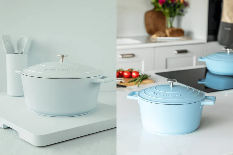 Cocotte MasterClass compatible induction en fonte d'aluminium bleu pastel 4L
