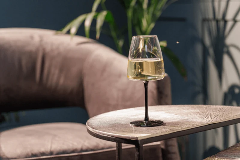 Set de 4 verres à vin blanc Mikasa Palermo en cristal transparent et noir 400ml