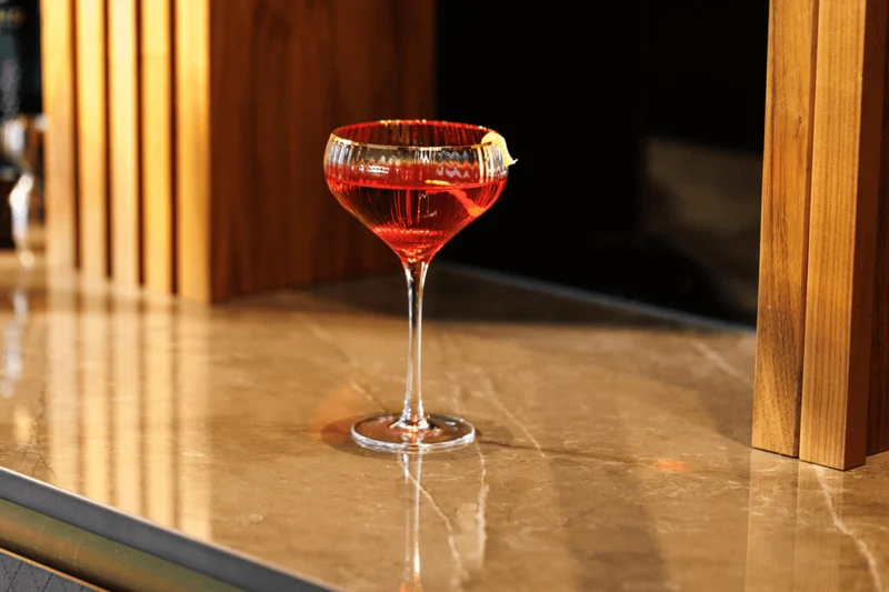 Set de 4 verres à coupe Mikasa Sorrento en cristal pur avec bord doré 350ml
