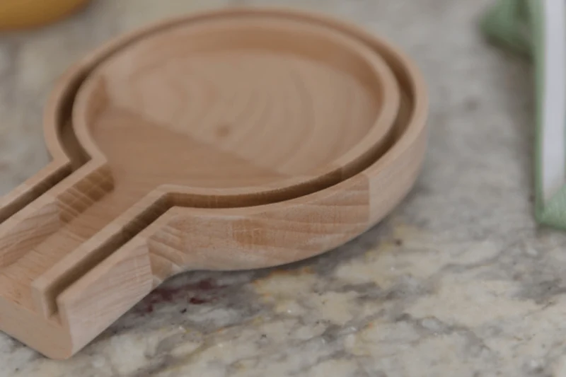 Repose-cuillère KitchenCraft Idilica en bois de hêtre 16,5 x 12,5 x 2cm