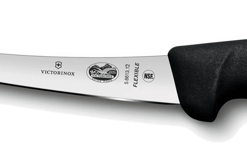 Couteau à désosser Victorinox 5.6613.12 lame flexible 12cm manche fibrox noir