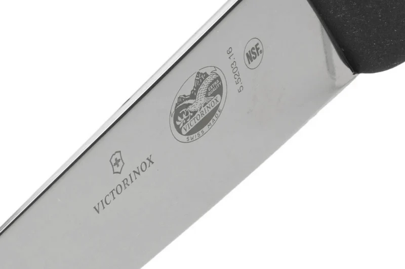 Couteau de boucher Victorinox 5.5203.16 lame 16cm manche fibrox noir