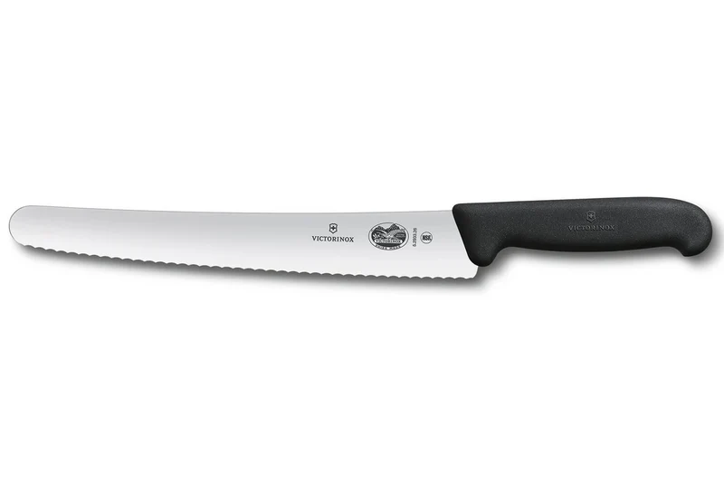 Couteau Pâtissier / Traiteur Victorinox - lame dentée 26 cm - manche Fibrox noir
