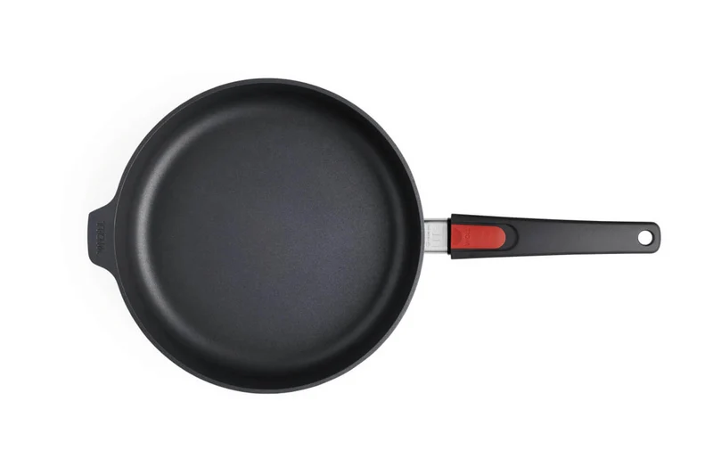 Sauteuse Woll Diamond Lite en fonte d'alumium avec manche amovible