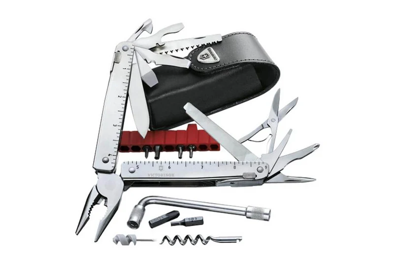 Pince Swisstool Plus Victorinox 21 pièces + étui cuir
