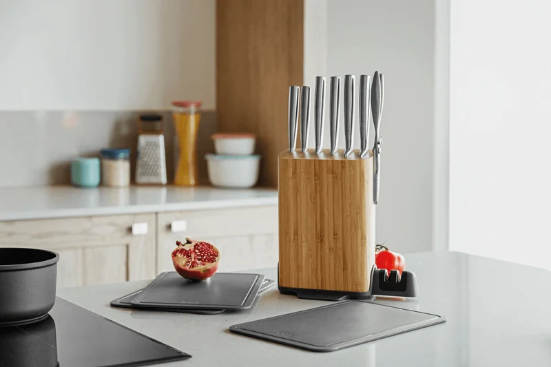 Bloc 6 couteaux Berghoff Legacy avec aiguiseur et 3 planches