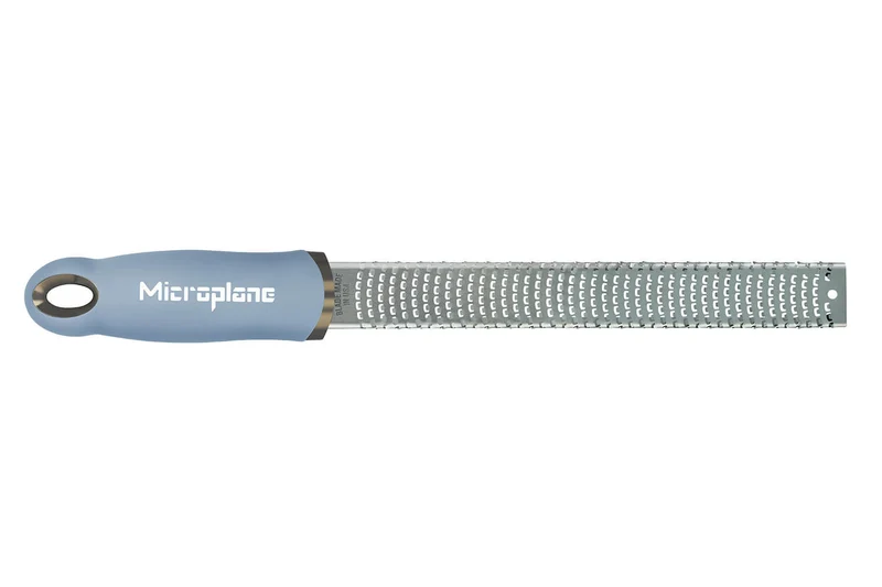 Râpe-zesteur Microplane Premium Classic Bleu Nuage - 20,3cm