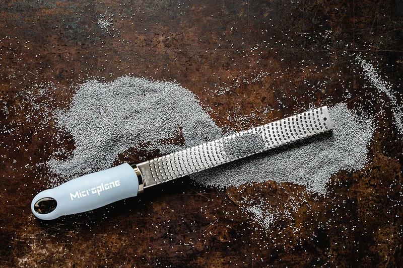 Râpe-zesteur Microplane Premium Classic Bleu Nuage - 20,3cm