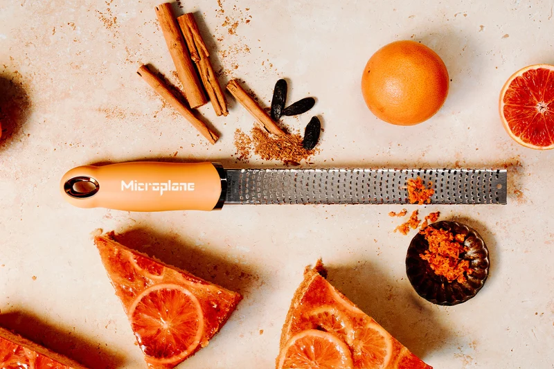 Râpe-zesteur Microplane Premium Classic Jaune Moutarde - 20,3cm