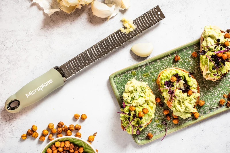Râpe-zesteur Microplane Premium Classic Vert Sauge - 20,3cm