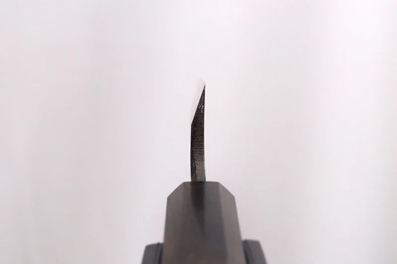 Couteau honesuki 15cm japonais artisanal Hatsukokoro Shirasagi manche en ébène