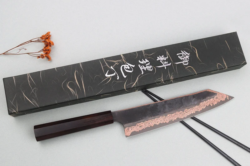 Couteau kiritsuke 24cm japonais artisanal Hatsukokoro Yorokobi Kurouchi Damas