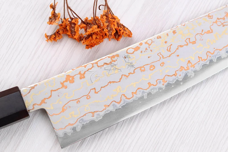 Couteau de chef 21cm japonais artisanal Hatsukokoro Hayabusa Rainbow Damas