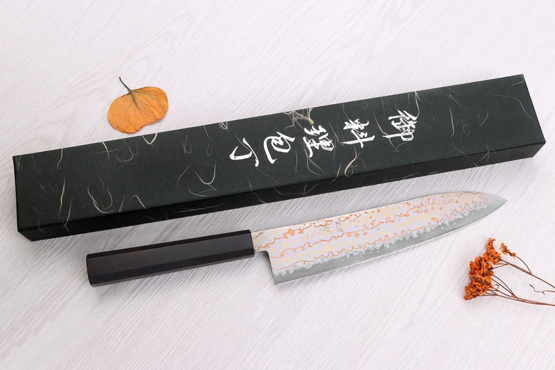 Couteau de chef 21cm japonais artisanal Hatsukokoro Hayabusa Rainbow Damas