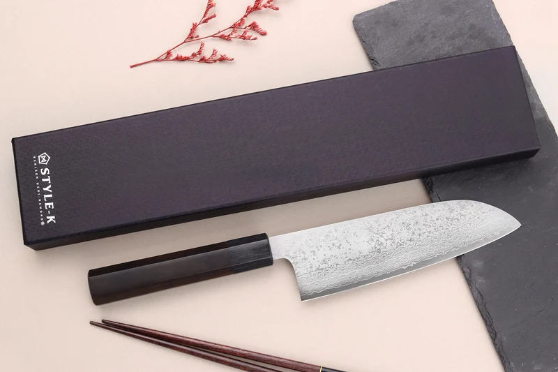 Couteau santoku 16,5cm japonais artisanal Makoto Kurosaki VG7 Damas