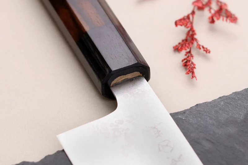 Couteau de chef 21cm japonais artisanal Makoto Kurosaki VG7 Damas