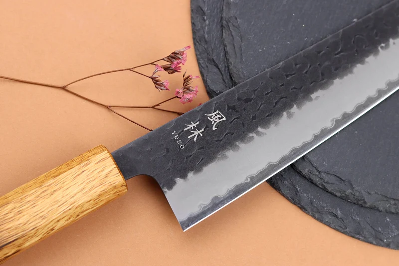 Couteau de chef 21cm japonais artisanal Yuzo Black AS chêne brûlé