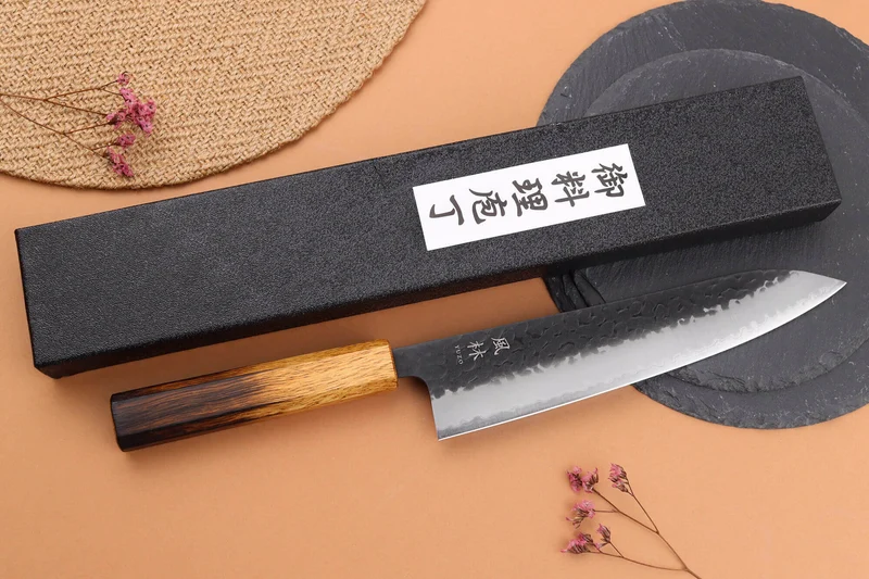 Couteau de chef 21cm japonais artisanal Yuzo Black AS chêne brûlé
