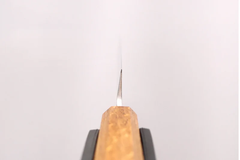Couteau yanagiba 27cm artisanal japonais Tsunehisa AUS-8 manche en chêne