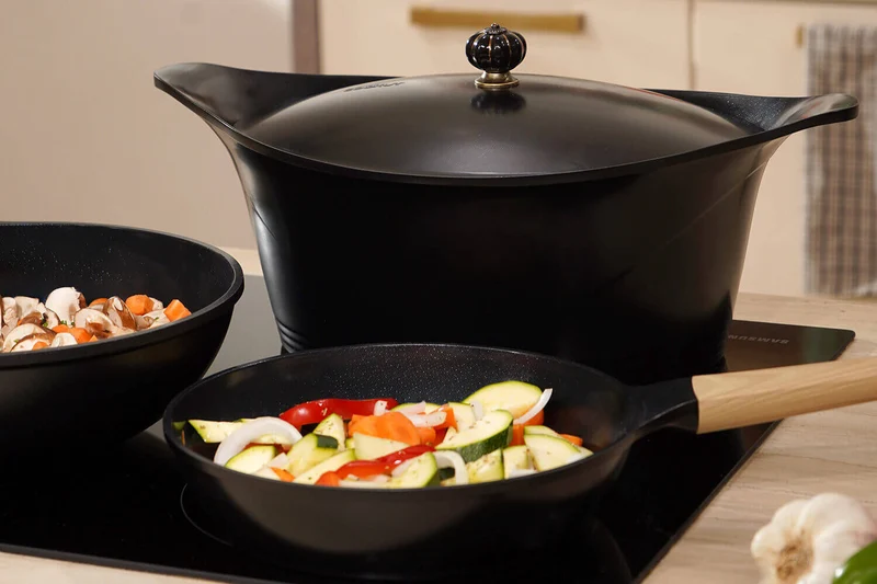 L'Incroyable Cocotte Cookut 33cm ovale à personnaliser