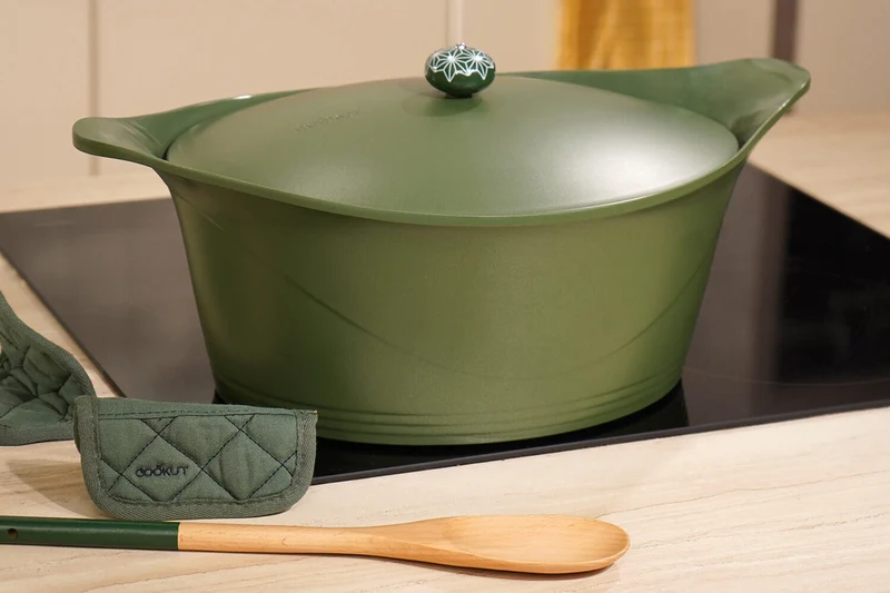 L'Incroyable Cocotte Cookut 33cm ovale à personnaliser