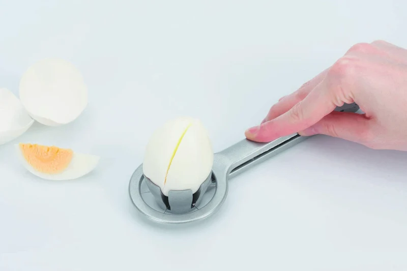 Coupe-oeuf "Colombus" Westmark en fonte d'aluminium et fils inox