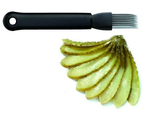 Coupe cornichons TRIANGLE 8 lames inox acérées 18 cm