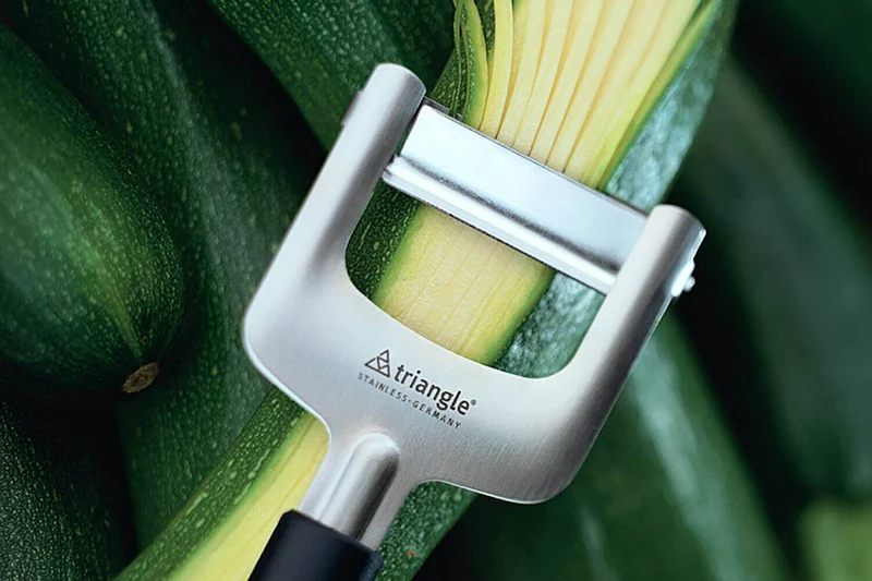 Eplucheur à julienne Triangle acier inox manche en green grip