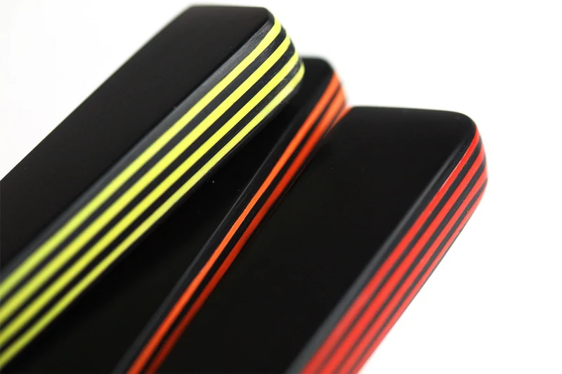 Couteau de table GÜDE Universel 10cm micro-denté manche noir/rouge