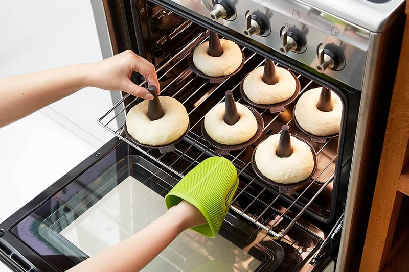 Lot de 6 moules à bagel Lékué marron en silicone Platinum