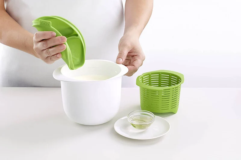 Kit préparation de fromage fait maison Lékué Cheese Maker + Livre de recettes