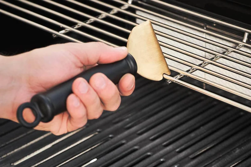Racloir universel Rösle Scrap X pour barbecue et grille de cuisson