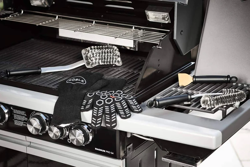 Racloir universel Rösle Scrap X pour barbecue et grille de cuisson