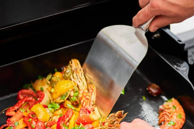 Spatule à plancha large Rösle en acier inoxydable 18/10