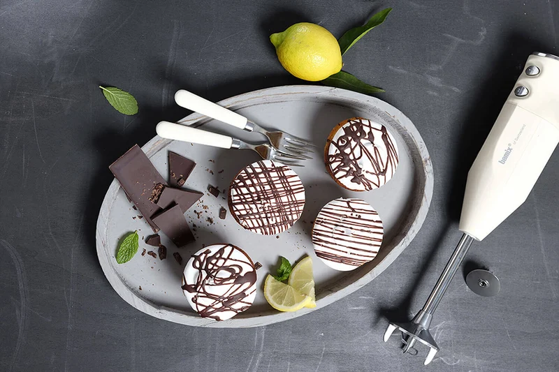 Coffret Bamix Pâtisserie M200 Swissline crème - accessoires + livre de recettes