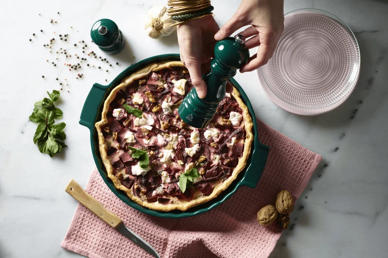 Plat à tarte Peugeot Appolia en céramique vert forêt diamètre 30cm