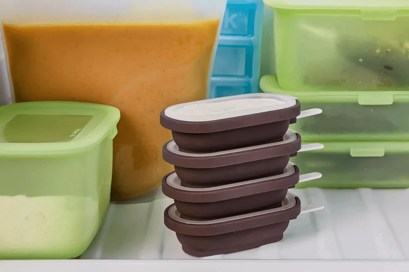 Set de 4 moules à glace Lékué Classic Creamy + pot en silicone noir