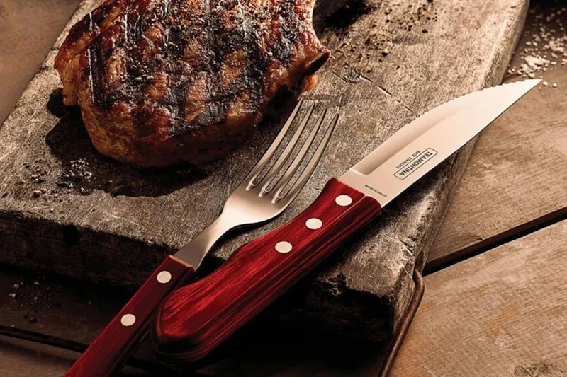 Coffret de 4 couteaux à steak Tramontina Jumbo coloris rouge