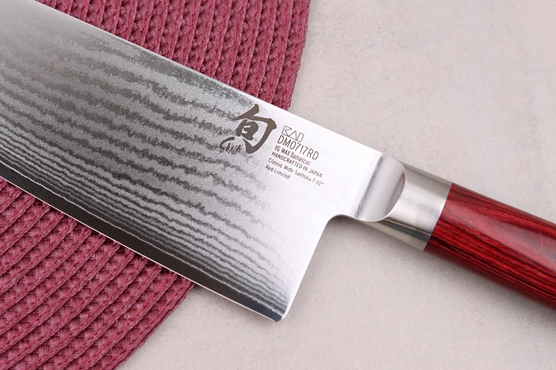 Couteau santoku Kai Shun Classic série limitée Red lame 19cm